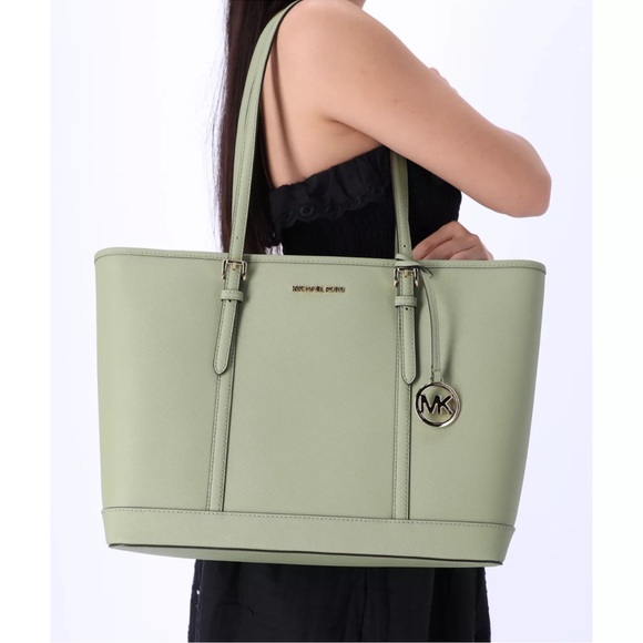 Michael Kors Jet Set Travel Large Top Zip Tote Light Sage Green Leather - Picture 1 of 5